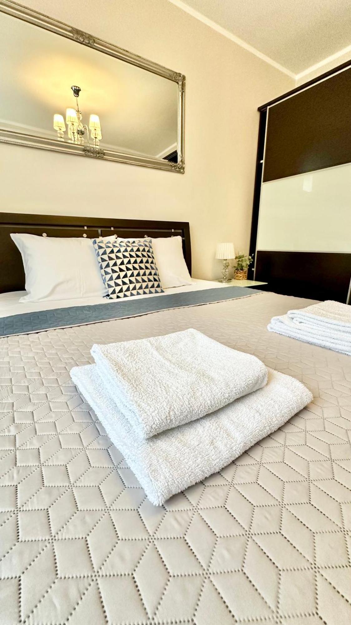 Apartament Elegant 1 Przemyśl Buitenkant foto